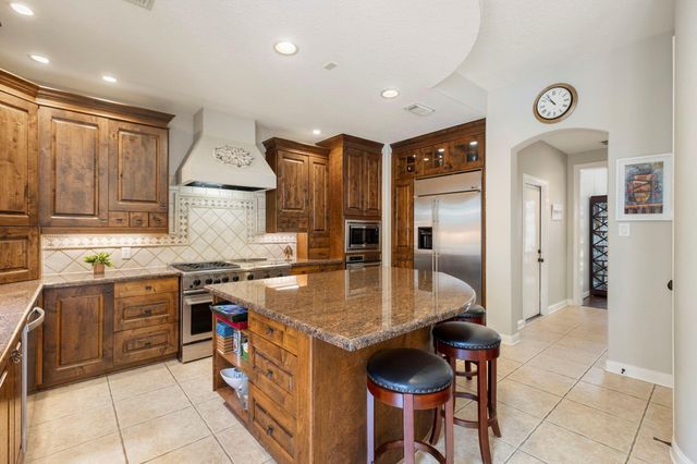 107 E Mirror Ridge Circle, The Woodlands, TX 77382