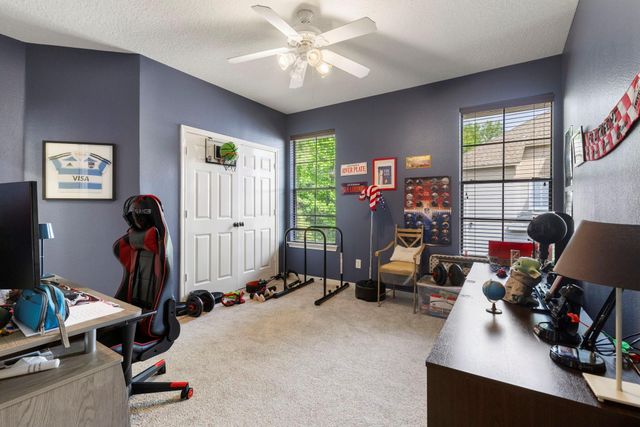 107 E Mirror Ridge Circle, The Woodlands, TX 77382
