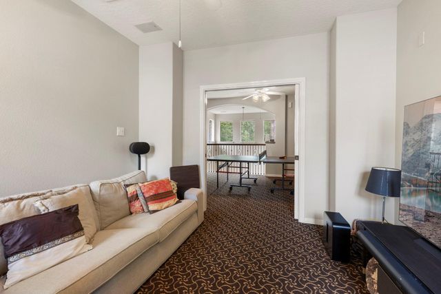 107 E Mirror Ridge Circle, The Woodlands, TX 77382