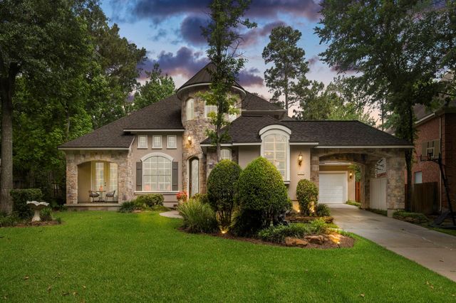 107 E Mirror Ridge Circle, The Woodlands, TX 77382