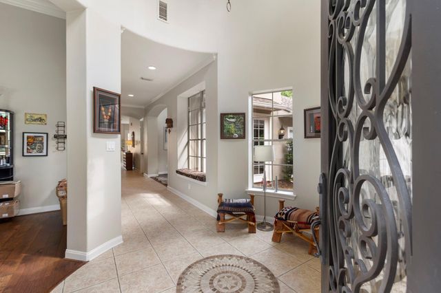 107 E Mirror Ridge Circle, The Woodlands, TX 77382