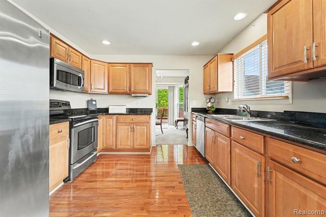 17171 Stone Drive 73, Clinton Township, MI 48038