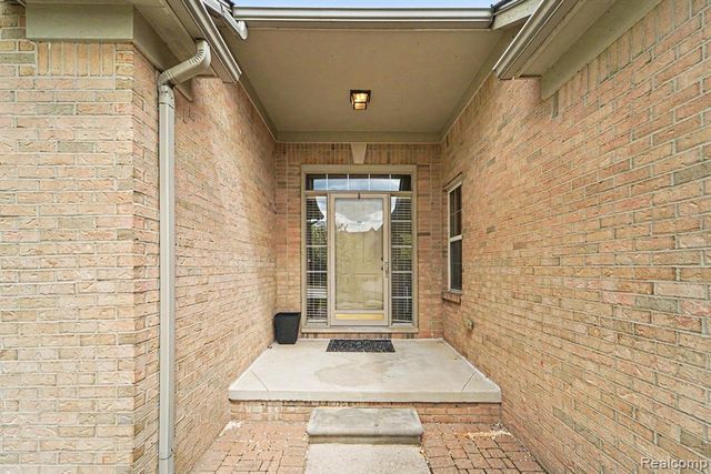 17171 Stone Drive 73, Clinton Township, MI 48038