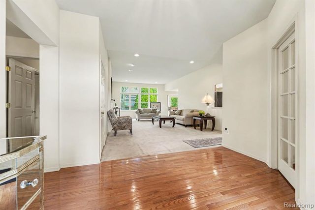 17171 Stone Drive 73, Clinton Township, MI 48038