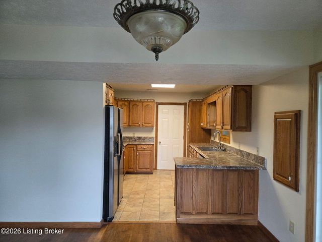 230 Beech Grove Rd, Shepherdsville, KY 40165