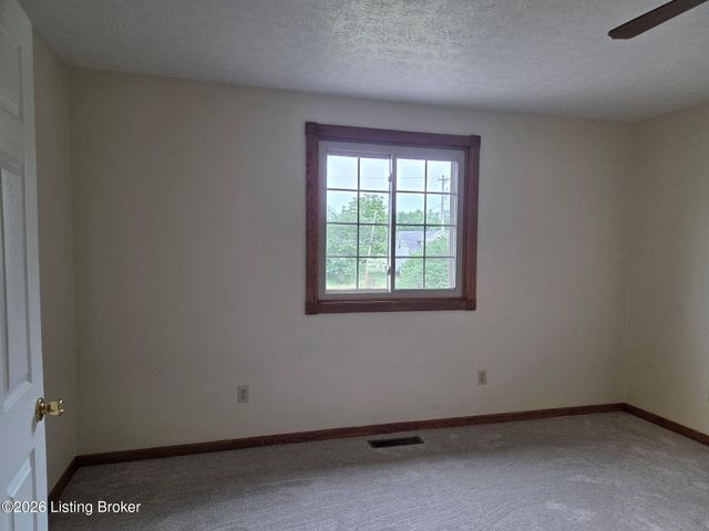 230 Beech Grove Rd, Shepherdsville, KY 40165