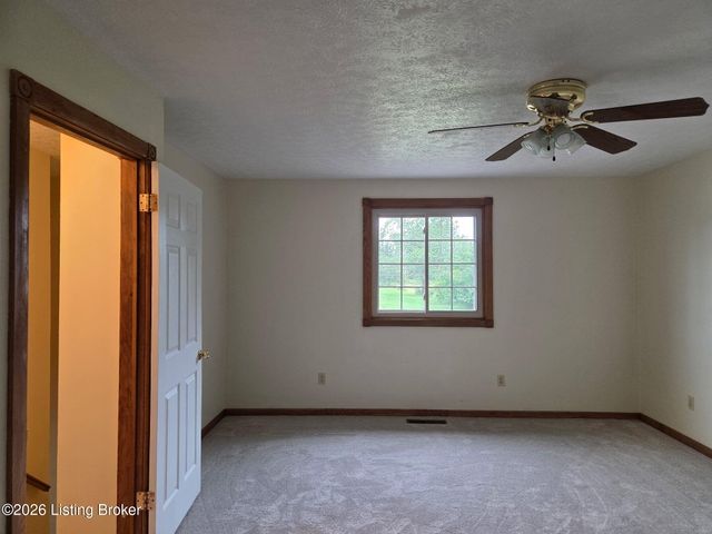 230 Beech Grove Rd, Shepherdsville, KY 40165