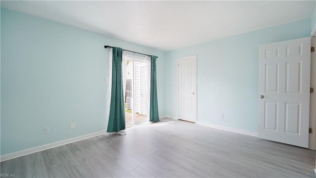 5465 Lynbrook LNDG, Virginia Beach, VA 23462