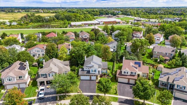 210 Ellis Road, Lake In The Hills, IL 60156