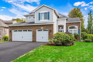 210 Ellis Road, Lake In The Hills, IL 60156