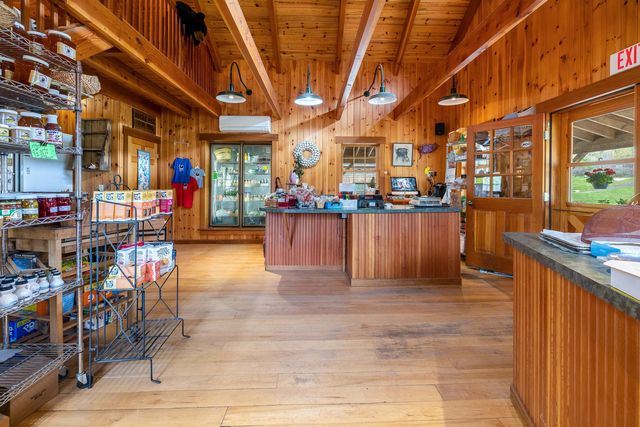 49 VT RT 12, Pomfret, VT 05053