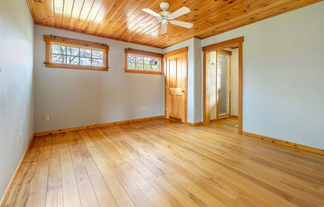 49 VT RT 12, Pomfret, VT 05053