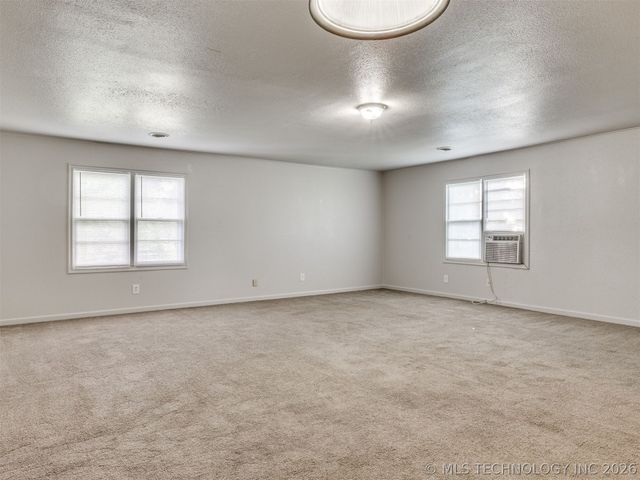 6714 E Jasper Street, Tulsa, OK 74115