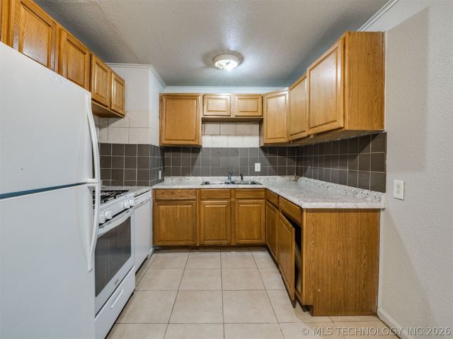 6714 E Jasper Street, Tulsa, OK 74115