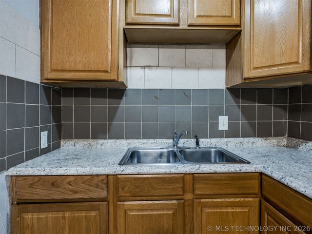 6714 E Jasper Street, Tulsa, OK 74115