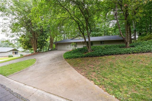 4198 Lake Rill Court, Marietta, GA 30062