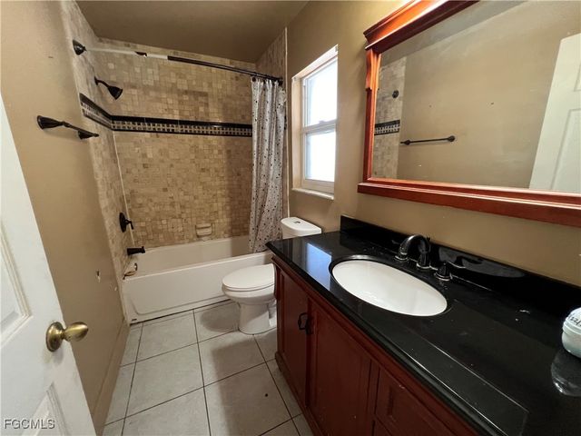 1504 NE 2nd TER, Cape Coral, FL 33909