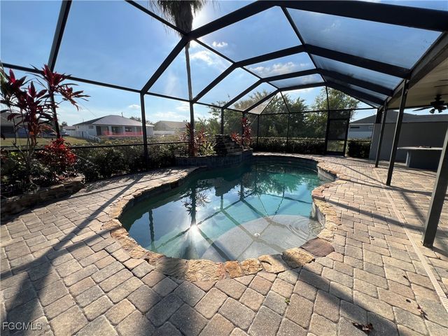 1504 NE 2nd TER, Cape Coral, FL 33909