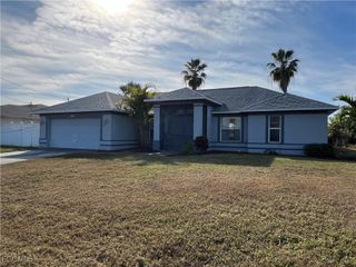 1504 NE 2nd TER, Cape Coral, FL 33909