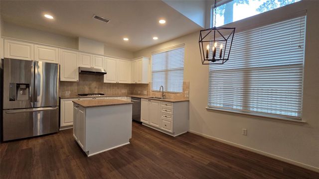 46 Dalea Place, The Woodlands, TX 77382