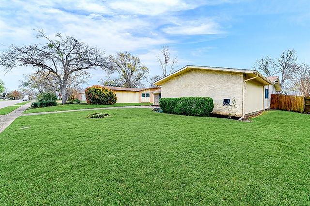 915 Warren Way, Richardson, TX 75080