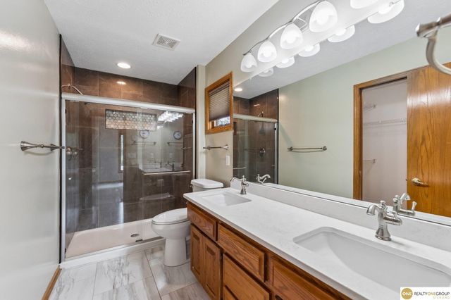 11715 S 25th Avenue Circle, Bellevue, NE 68123