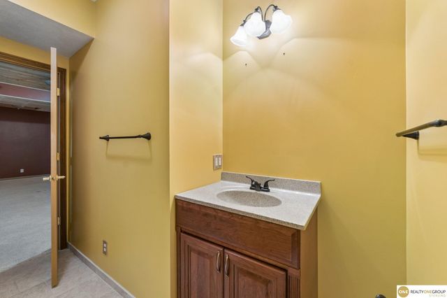 11715 S 25th Avenue Circle, Bellevue, NE 68123