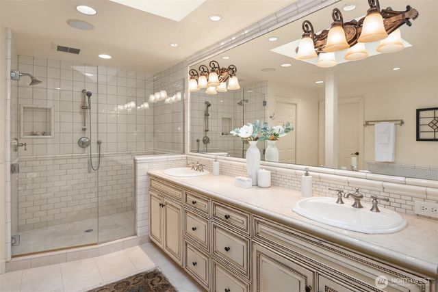 21712 NE 144th Place, Woodinville, WA 98077