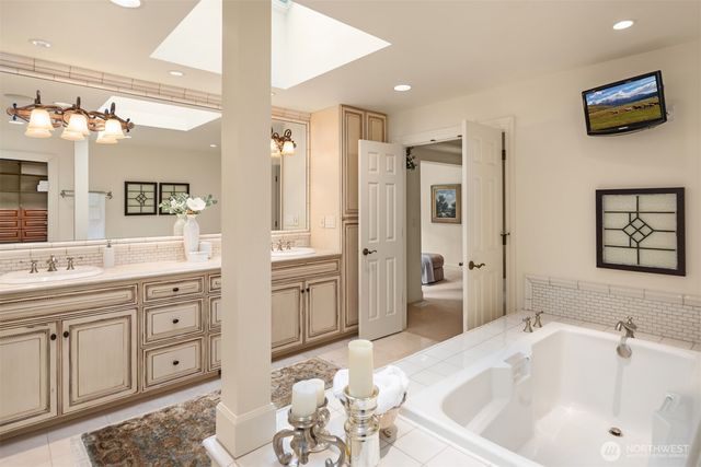 21712 NE 144th Place, Woodinville, WA 98077