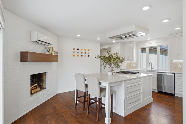 2111 ROCK QUARRY RD, Columbia, MO 65201