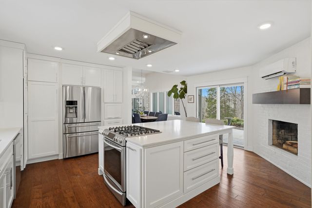 2111 ROCK QUARRY RD, Columbia, MO 65201