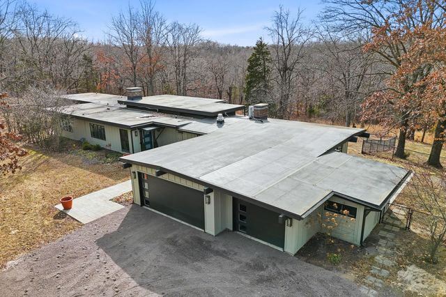 2111 ROCK QUARRY RD, Columbia, MO 65201