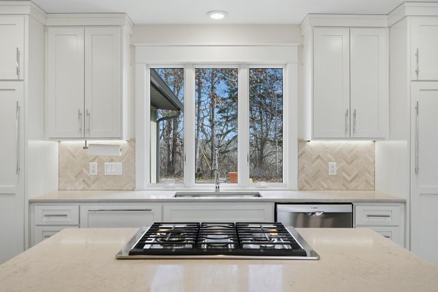 2111 ROCK QUARRY RD, Columbia, MO 65201