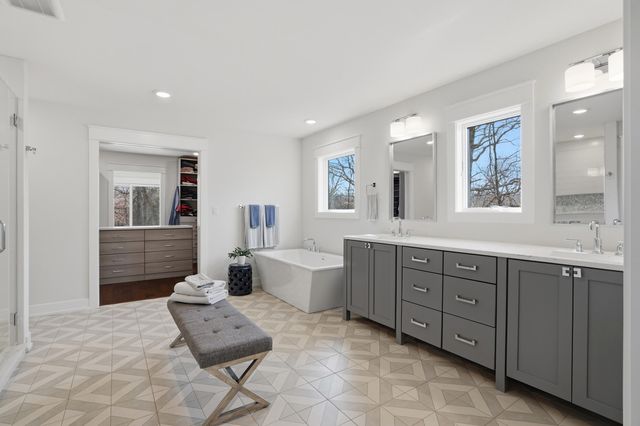 2111 ROCK QUARRY RD, Columbia, MO 65201