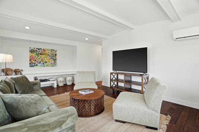 2111 ROCK QUARRY RD, Columbia, MO 65201