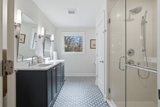 2111 ROCK QUARRY RD, Columbia, MO 65201