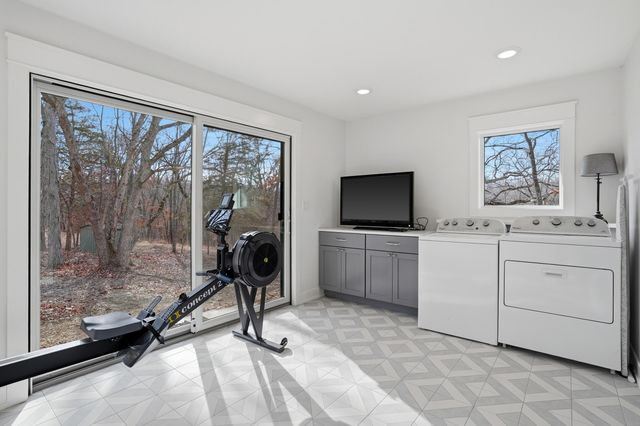 2111 ROCK QUARRY RD, Columbia, MO 65201