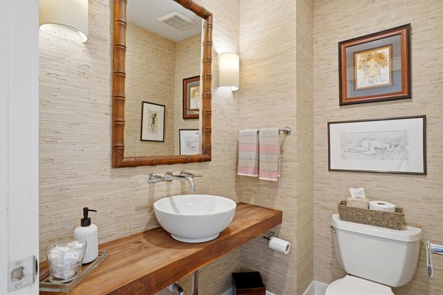 2111 ROCK QUARRY RD, Columbia, MO 65201