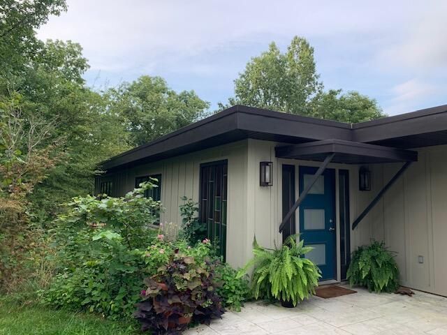 2111 ROCK QUARRY RD, Columbia, MO 65201