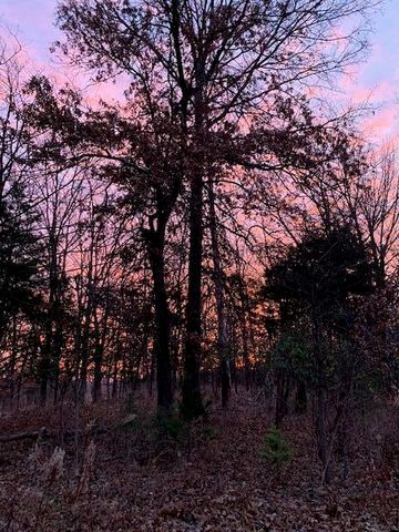 2111 ROCK QUARRY RD, Columbia, MO 65201