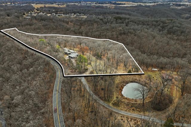 2111 ROCK QUARRY RD, Columbia, MO 65201