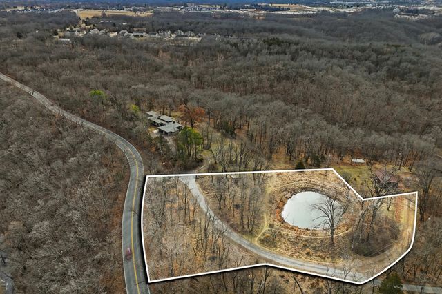 2111 ROCK QUARRY RD, Columbia, MO 65201