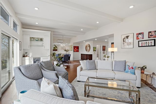 2111 ROCK QUARRY RD, Columbia, MO 65201