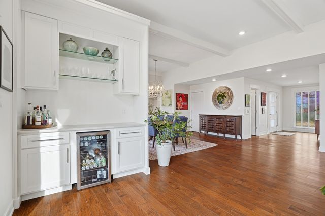 2111 ROCK QUARRY RD, Columbia, MO 65201