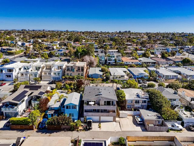 2044 Edinburg Avenue, Cardiff, CA 92007