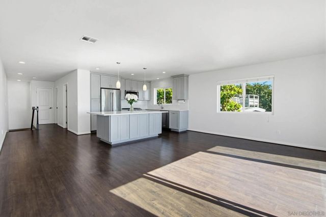 2044 Edinburg Avenue, Cardiff, CA 92007