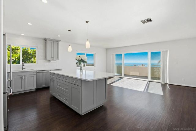 2044 Edinburg Avenue, Cardiff, CA 92007