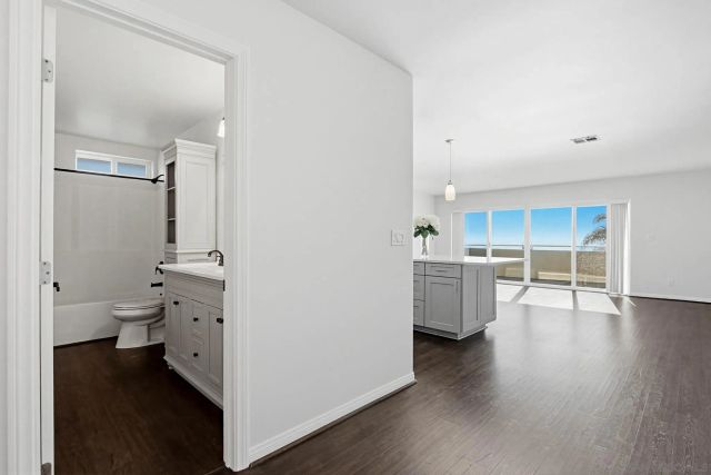 2044 Edinburg Avenue, Cardiff, CA 92007