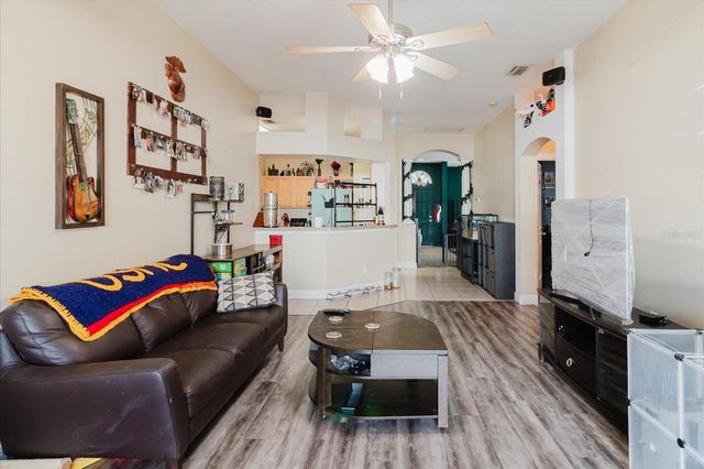 9817 WHITE BARN WAY, Riverview, FL 33569