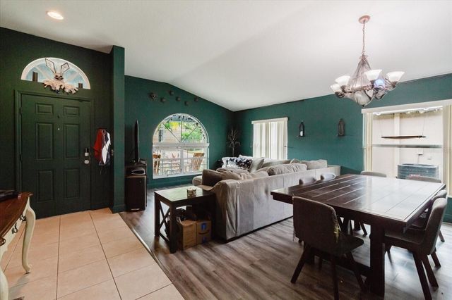 9817 WHITE BARN WAY, Riverview, FL 33569